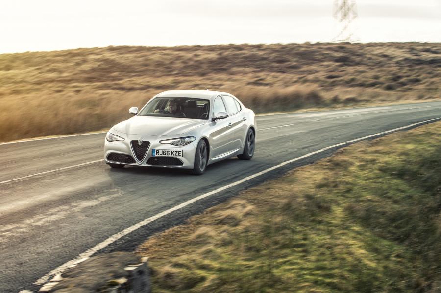  Alfa Romeo Giulia Q2 (952) 2016 года  (UK) (фото 24 из 43)